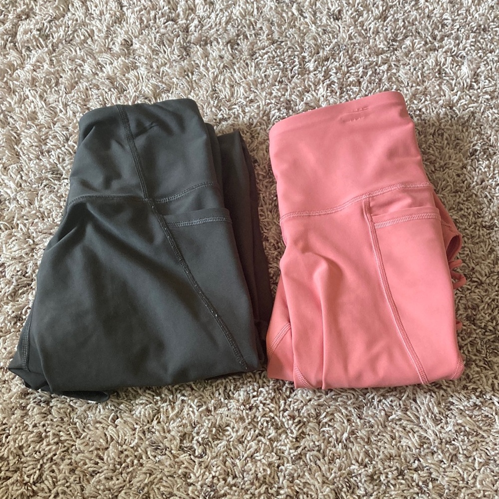 2 pairs of old navy leggings